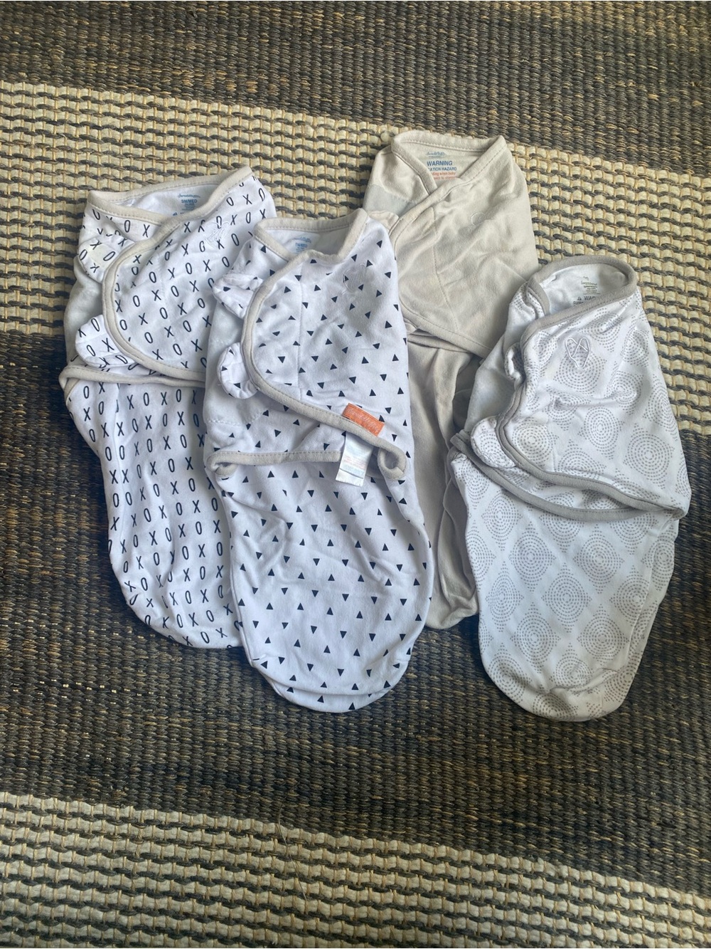 Swaddle Me Neutral Patterned Baby Swaddle Set - White & Gray, size S/M